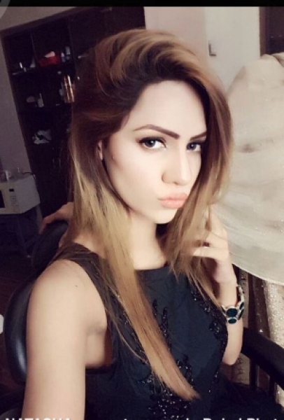 Blonde escort girl in Karachi